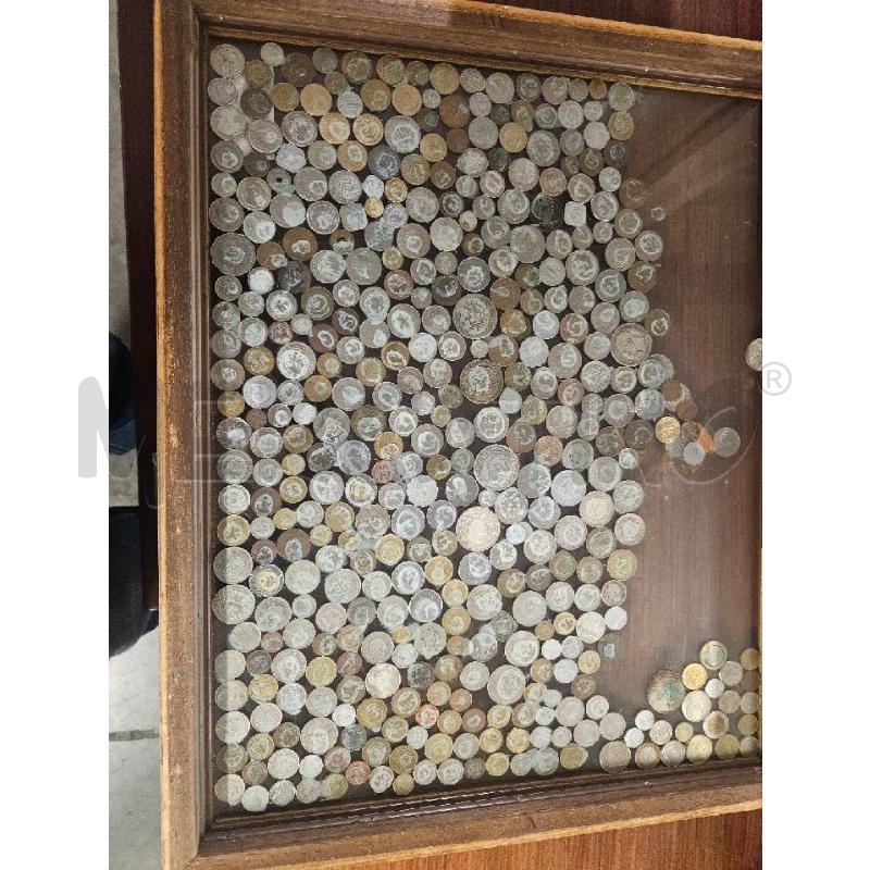 QUADRO PORTA MONETE DAL MONDO 64X52CM | Mercatino dell'Usato Modena 4