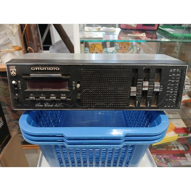 RADIO GRUNDIG SONO CLOCK 320 | Mercatino dell'Usato Modena 1