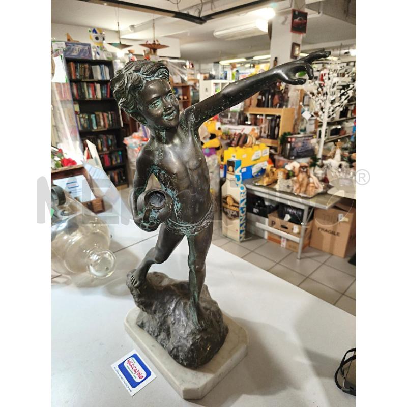 STATUA IN BRONZO PESCATORELLO SU BASE MARMO | Mercatino dell'Usato Modena 3