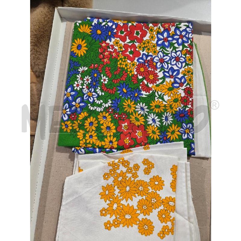 TOVAGLIA TONDA 8 TOV. FIORI MULTIC 180CM DIAM | Mercatino dell'Usato Modena 1