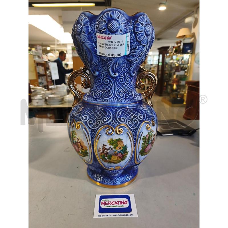 VASO CER. ANFORA BLU MANICI DORATI SCENE ESTERNO | Mercatino dell'Usato Modena 1