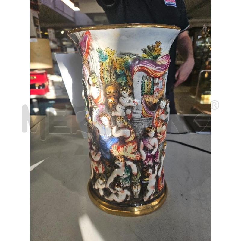 VASO CER. CAPODIMONTE BASSORILIEVI DIPINTI FILO ORO | Mercatino dell'Usato Modena 3