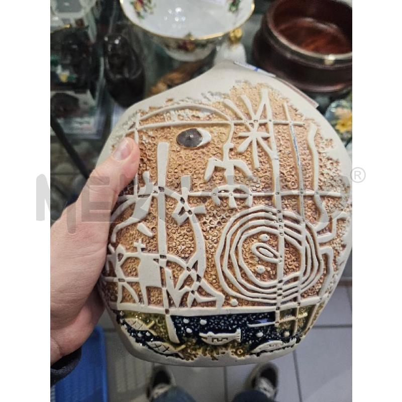 VASO CER. SARDARTIS 22CM BASSORILIEVI | Mercatino dell'Usato Modena 2