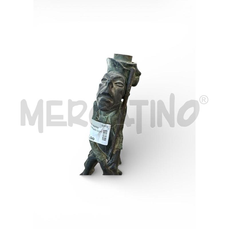BASE LAMPADA UOMO CON SCOPA | Mercatino dell'Usato Carrara 2