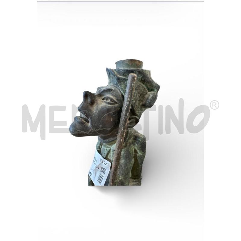 BASE LAMPADA UOMO CON SCOPA | Mercatino dell'Usato Carrara 3