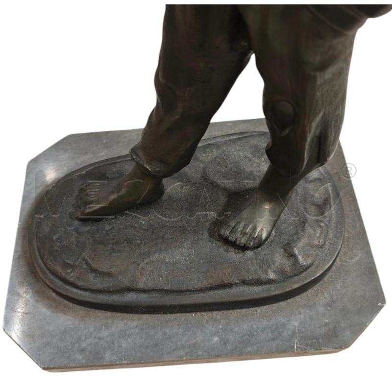 SCULTURA IL GIORNALAIO | Mercatino dell'Usato Carrara 3