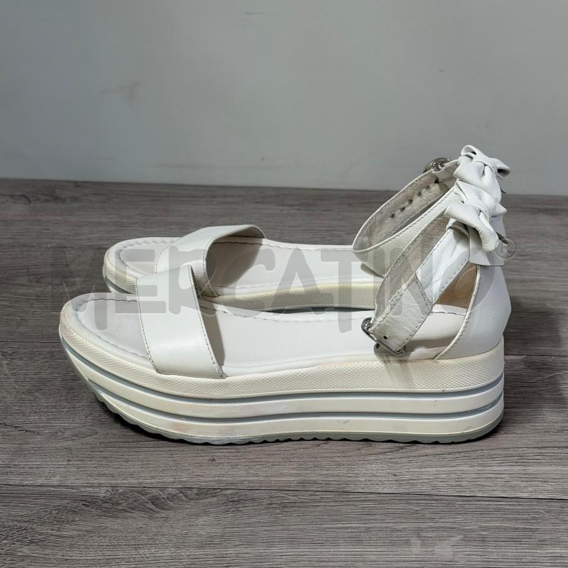 SANDALI DONNA NERO GIARDINI BIANCO | Mercatino dell'Usato Casoria 2