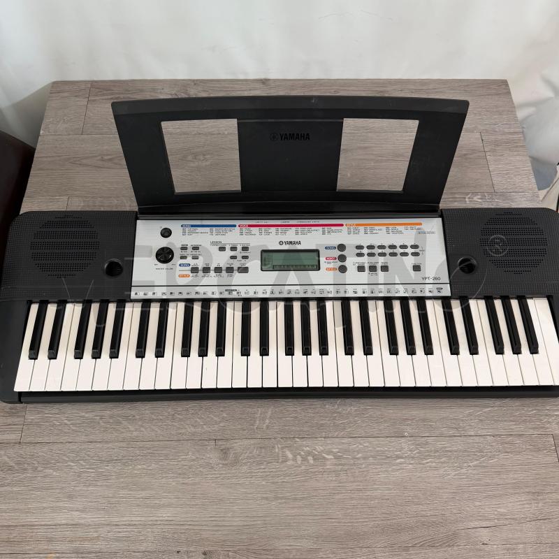 TASTIERA MUSICALE YAMAHA | Mercatino dell'Usato Casoria 1