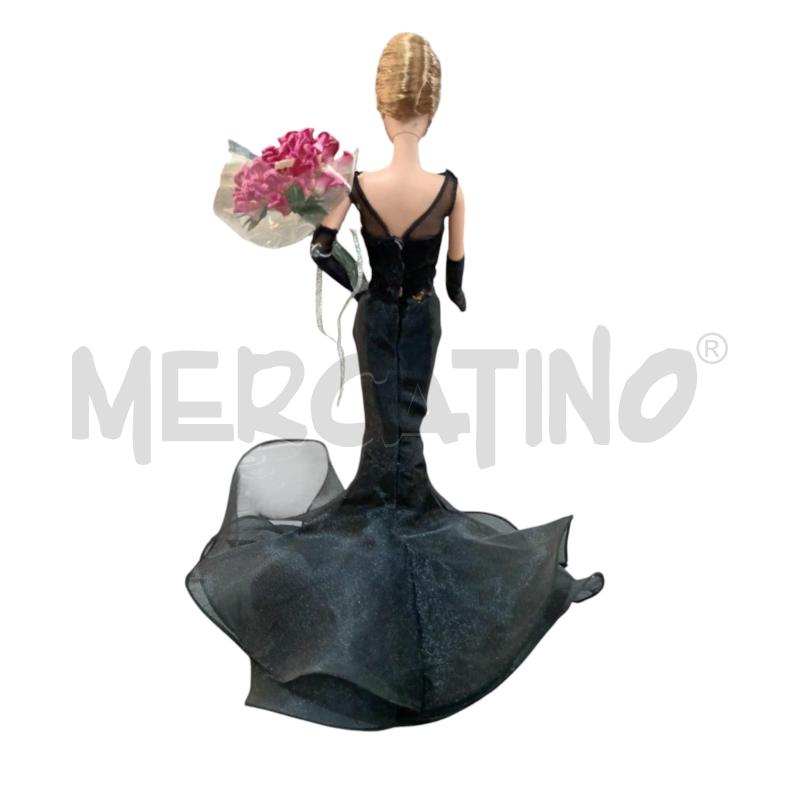 BARBIE COLLECTIBLES CELEBRATING 410 YEARS ABITO NERO CON FIORI | Mercatino dell'Usato Napoli 3
