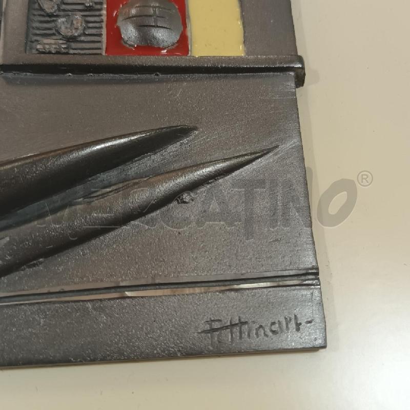 BASSORILIEVO SCULTURA UFO | Mercatino dell'Usato Napoli 4