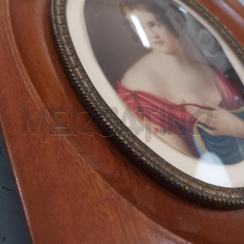 QUADRETTO BUSTO DONNA OVALE CORNICE LEGNO | Mercatino dell'Usato Napoli 5