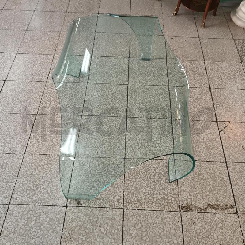 TAVOLINO VETRO CURVO 4 PIEDI | Mercatino dell'Usato Napoli 3