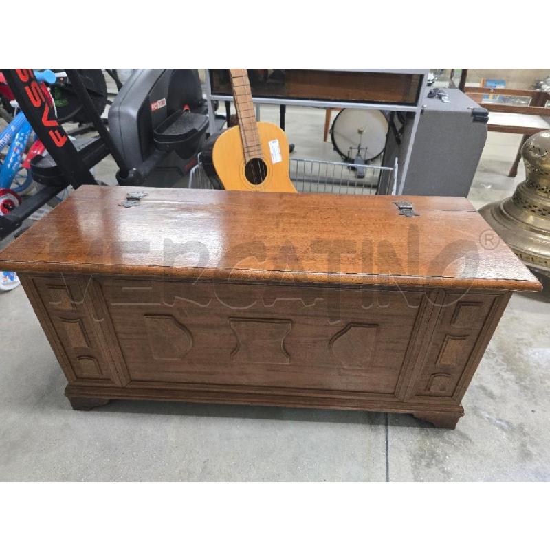 BAULE LEGNO DECORI RILIEVO | Mercatino dell'Usato Acerra 1
