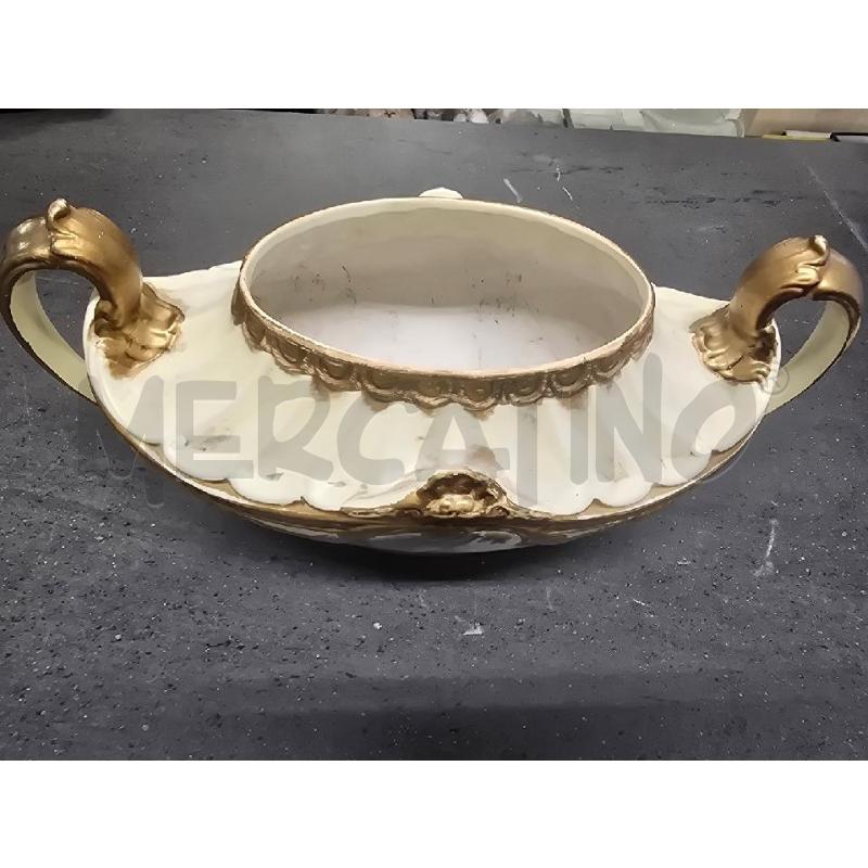 CENTROTAVOLA BIANCO DORATO 2 MANICI DECORO NOBILE | Mercatino dell'Usato Acerra 1