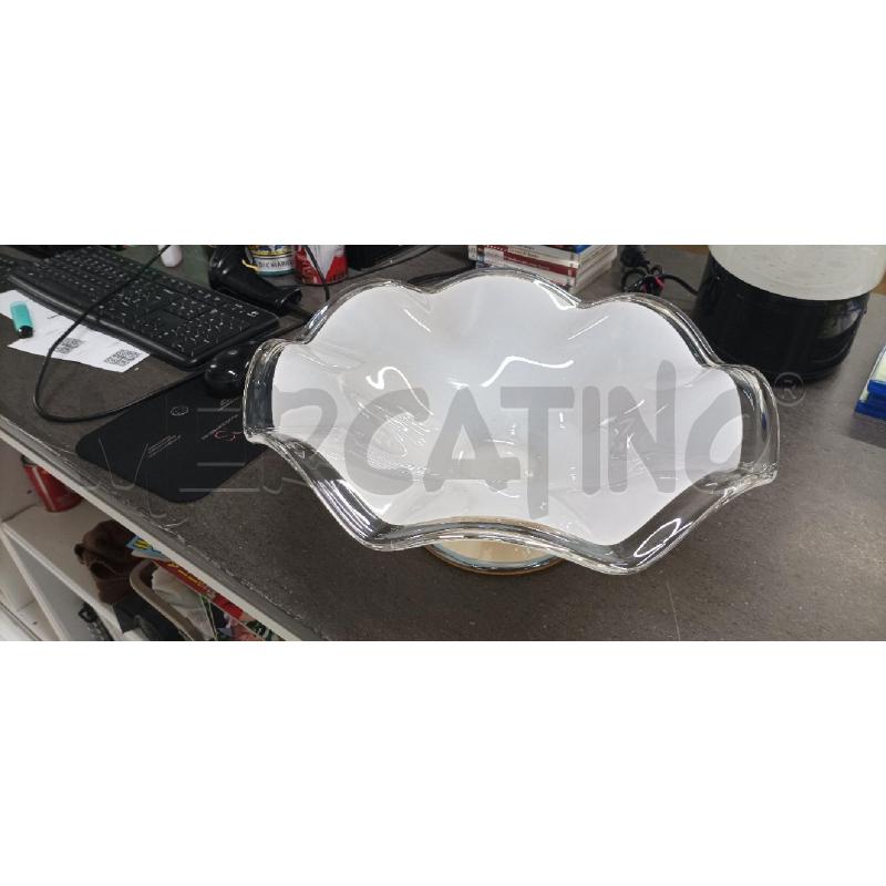 CENTROTAVOLA BIANCO TONDO ONDULATO BASE BEIGE | Mercatino dell'Usato Acerra 1
