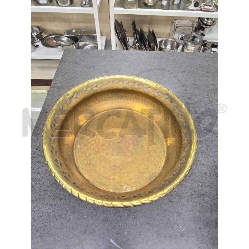CENTROTAVOLA DORATO FORATO BORDI 30X30 | Mercatino dell'Usato Acerra 1