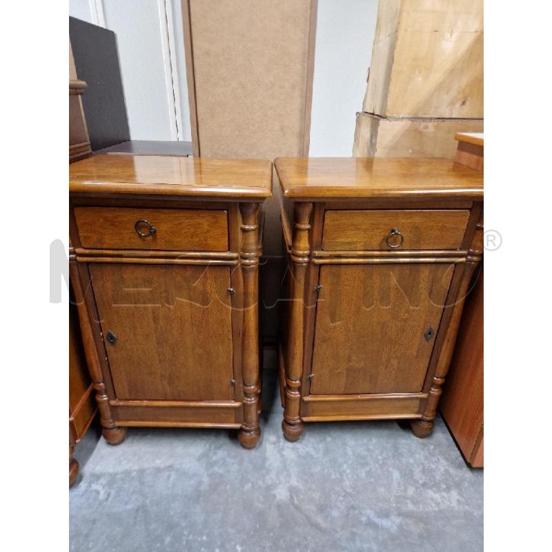 COMODINI COPPIA LEGNO ALTO | Mercatino dell'Usato Acerra 1