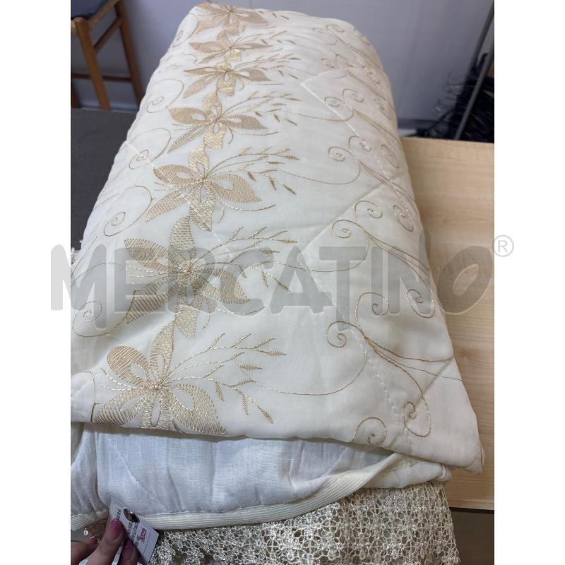 COPRI LETTO MATRIMONIALE BEIGE FIORI RICAMATI DORATI  | Mercatino dell'Usato Acerra 1
