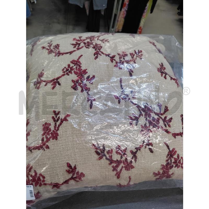 CUSCINO BEIGE ROSSO | Mercatino dell'Usato Acerra 1