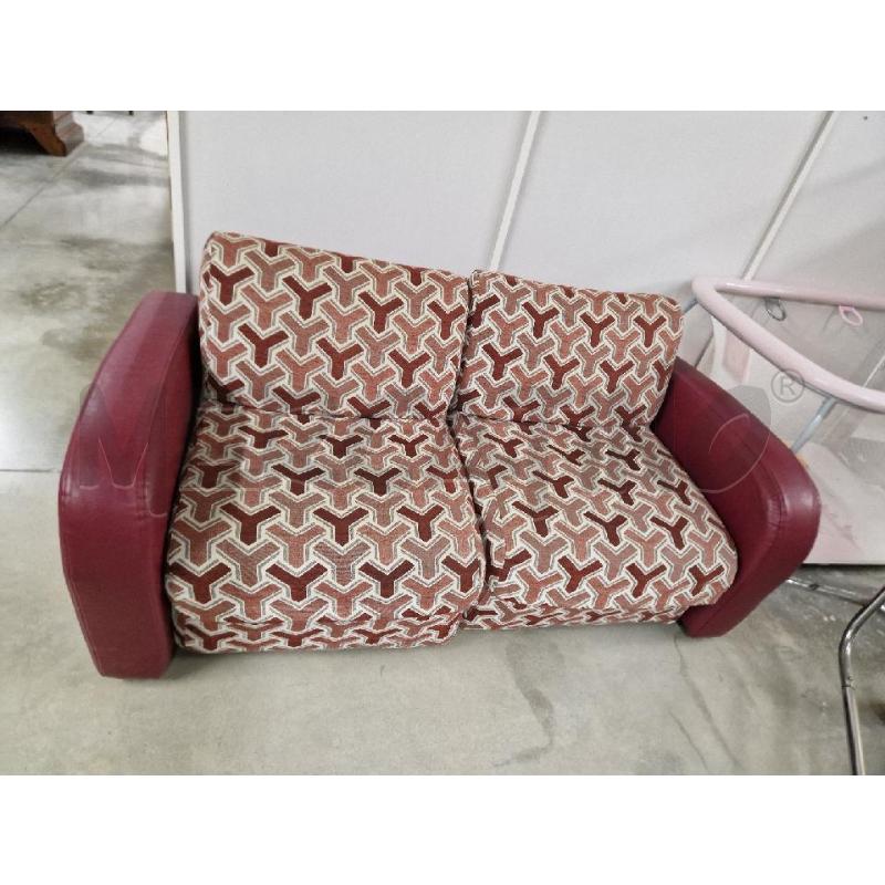 DIVANO CON DUE POLTRONE ROSSO BIANCO | Mercatino dell'Usato Acerra 1