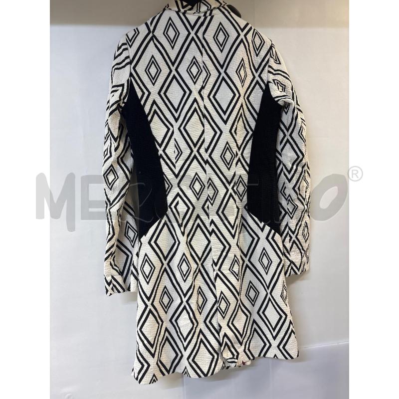 GIACCA DONNA DESIGUAL LUNGA BIANCO NERO FIORE FUXIA | Mercatino dell'Usato Acerra 2