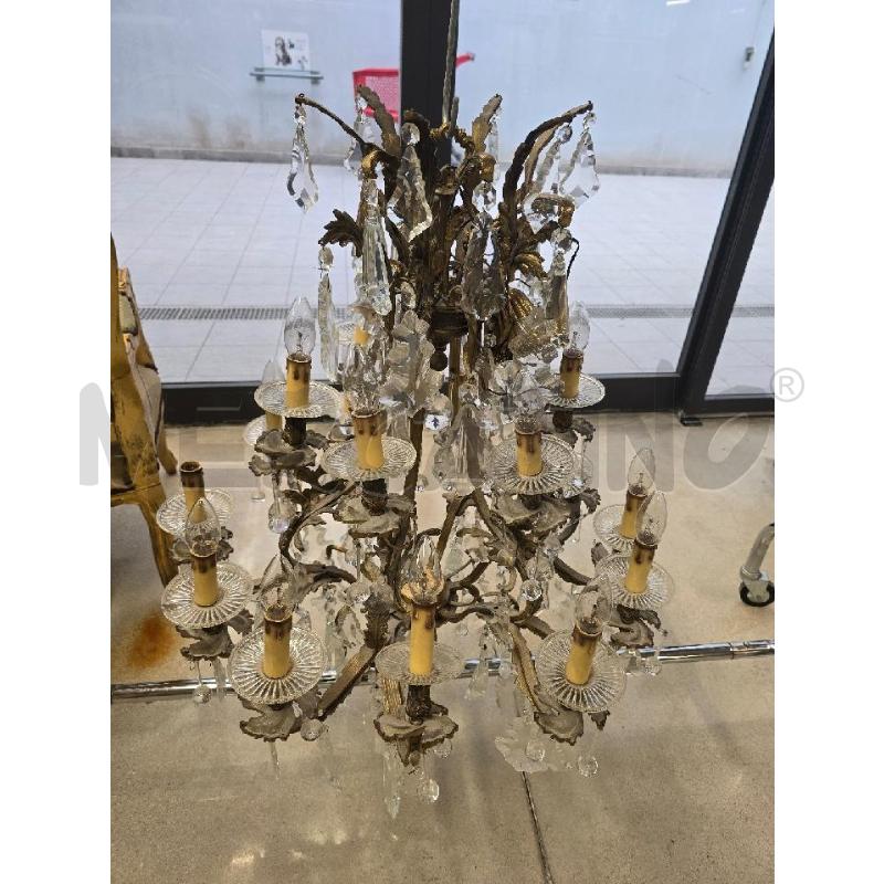 LAMPADARIO 18 LUCI DORATO PENDENTI | Mercatino dell'Usato Acerra 1