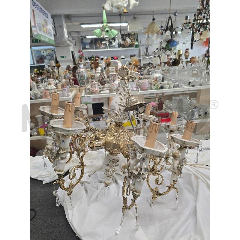 LAMPADARIO 8 LUCI BIANCO ANGIOLETTI DORATO | Mercatino dell'Usato Acerra 1