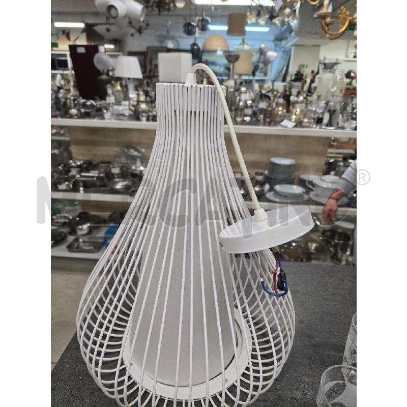 LAMPADARIO BIANCO RIGATO | Mercatino dell'Usato Acerra 1