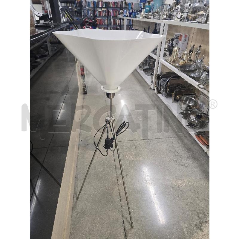 LAMPADA 3 PIEDI SILVER COPPA BIANCA | Mercatino dell'Usato Acerra 1
