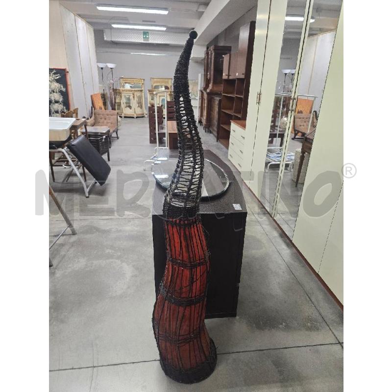 LAMPADA ROSSA NERA PUNTA | Mercatino dell'Usato Acerra 1
