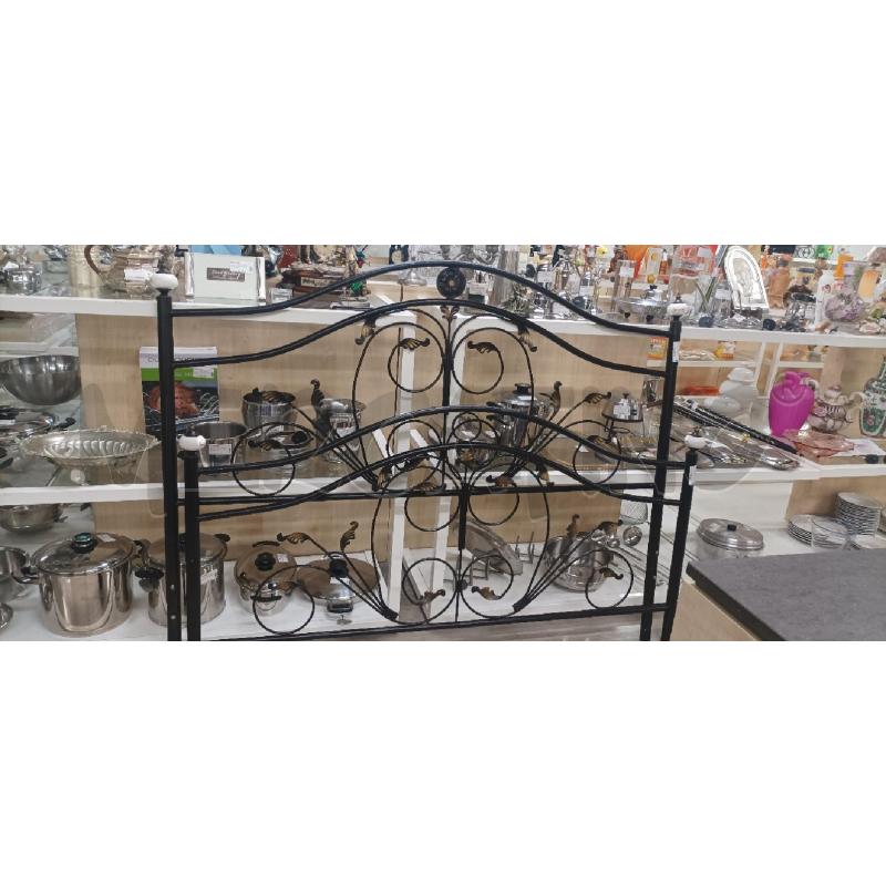 LETTO MATRIMONIALE NERO FOGLIE DORATE | Mercatino dell'Usato Acerra 1