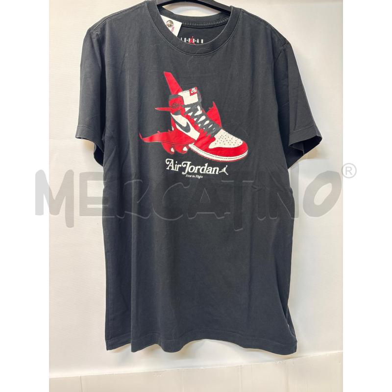 MAGLIA UOMO JORDAN NERO DISEGNO SCARPA ROSSO | Mercatino dell'Usato Acerra 1