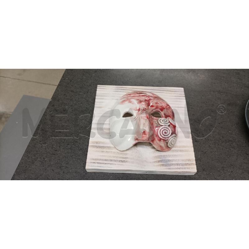 MASCHERA PULCINELLA ROSA BIANCO | Mercatino dell'Usato Acerra 1