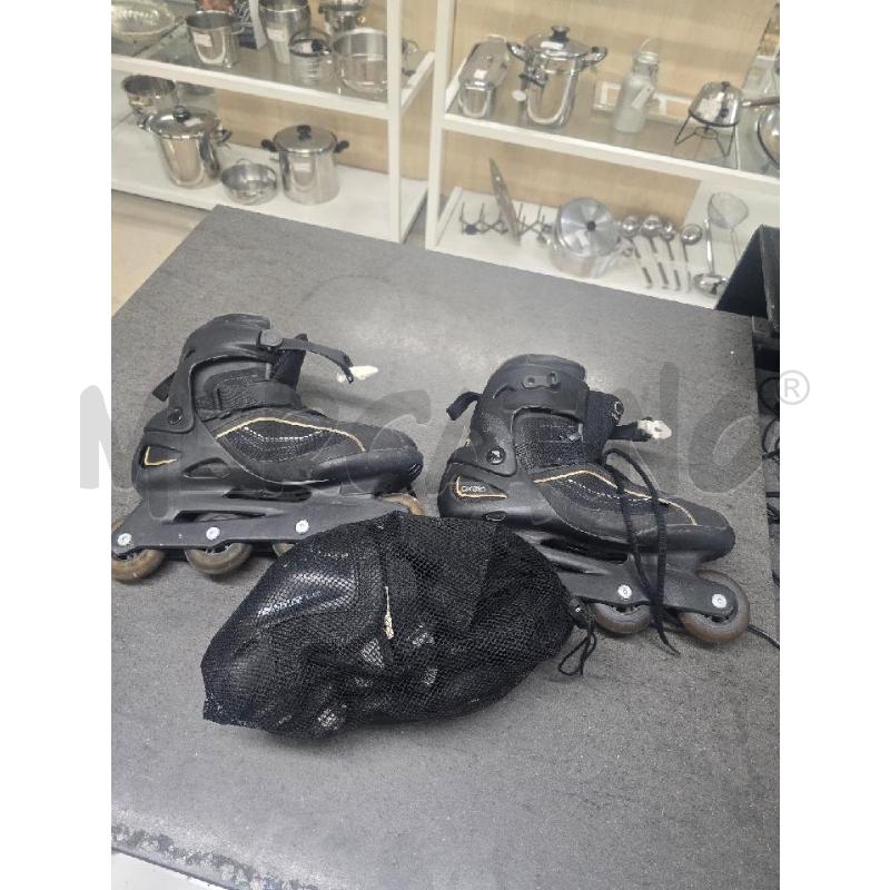 PATTINI A ROTELLE UOMO NERO+PROTEZIONI 45.5 | Mercatino dell'Usato Acerra 1