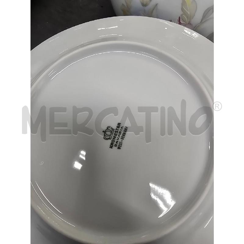 PIATTI PZ. 12 + ZUPPIERA BIANCO DEC. FIORI ROSA | Mercatino dell'Usato Acerra 3