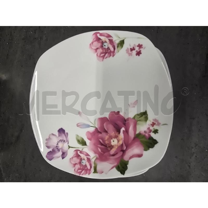 PIATTI PZ. 17 BIANCO FIORE VIOLA FUXIA | Mercatino dell'Usato Acerra 1