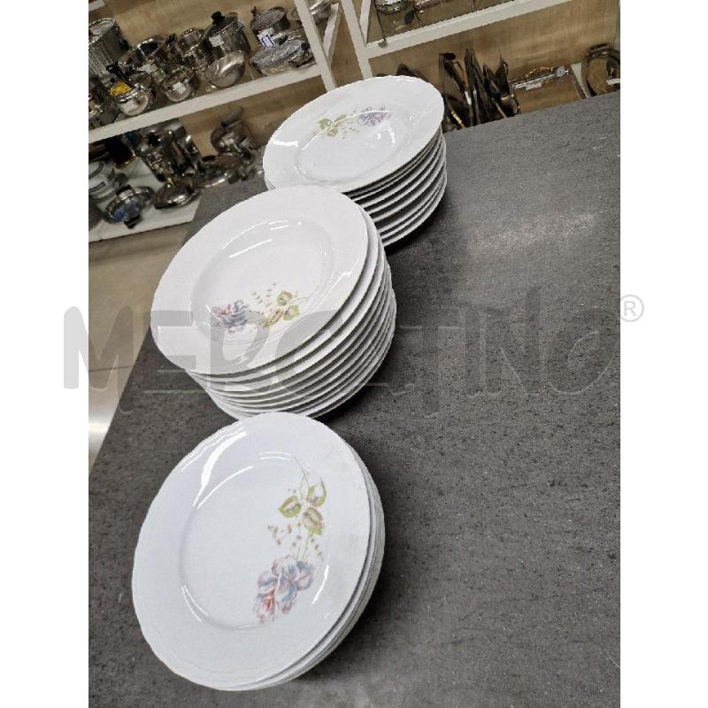 PIATTI PZ. 33 BIANCO FIORE ROSA | Mercatino dell'Usato Acerra 1