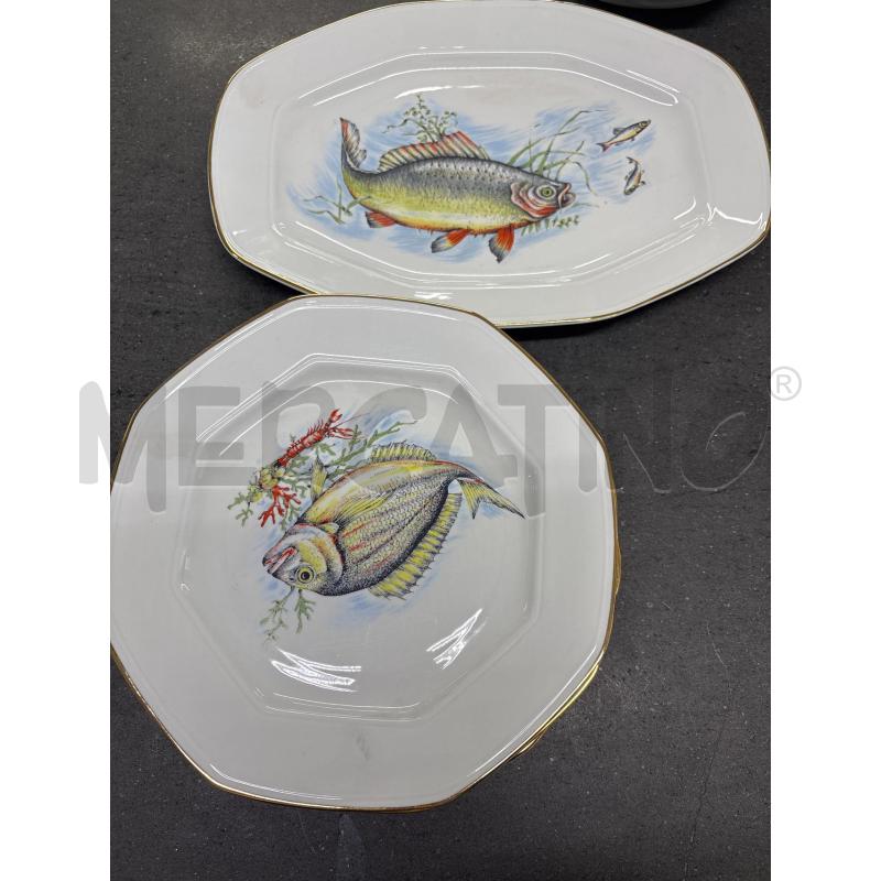 PIATTI PZ. 6+VASSOIO BIANCO DORATO FIGURA PESCE | Mercatino dell'Usato Acerra 1