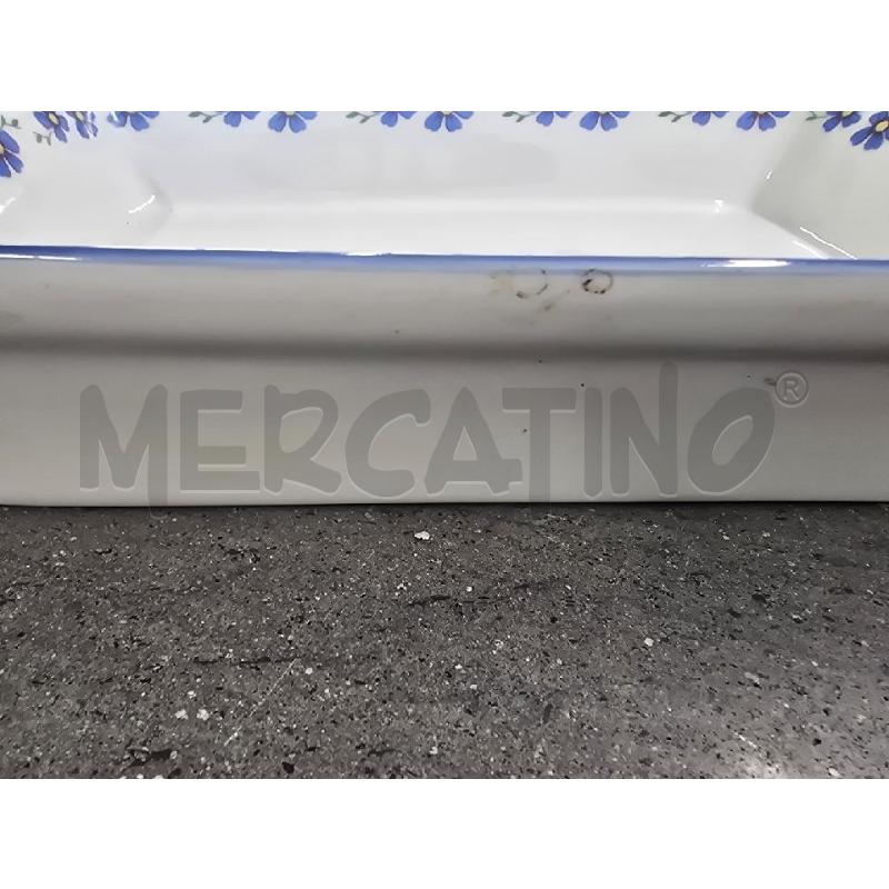 PIROFILA BIANCA FIORI BLU MEDIA GRANDEZZA | Mercatino dell'Usato Acerra 2
