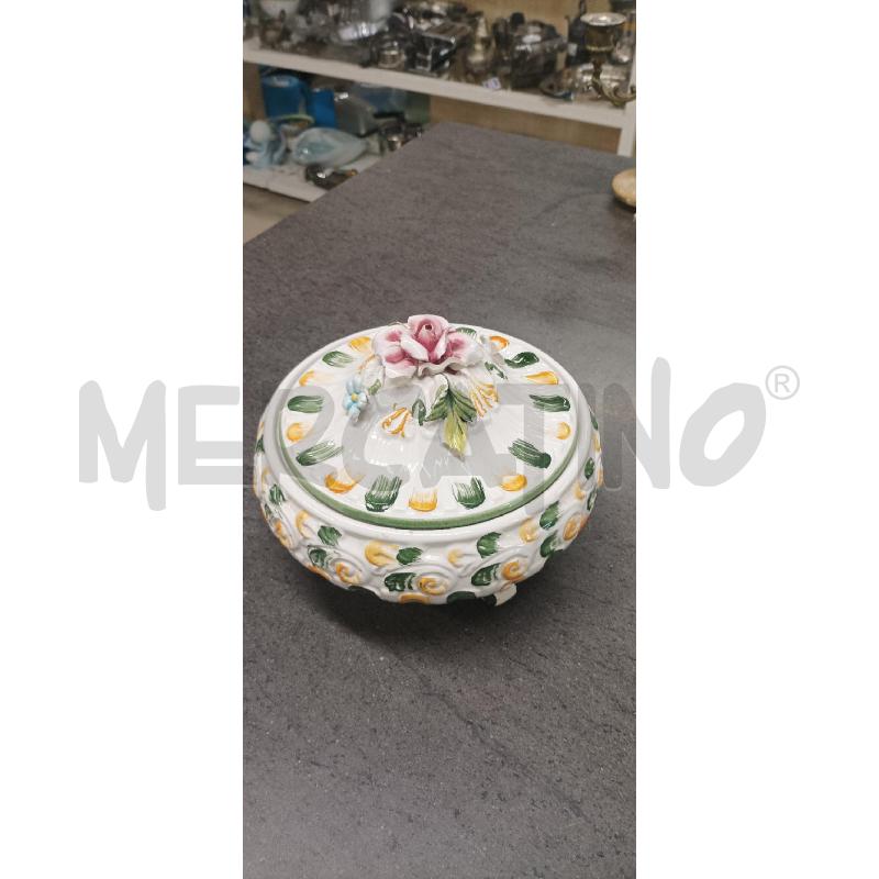PORTA CIOCCOLATINI BIANCA DEC. FIORI VERDE GIALLO | Mercatino dell'Usato Acerra 1
