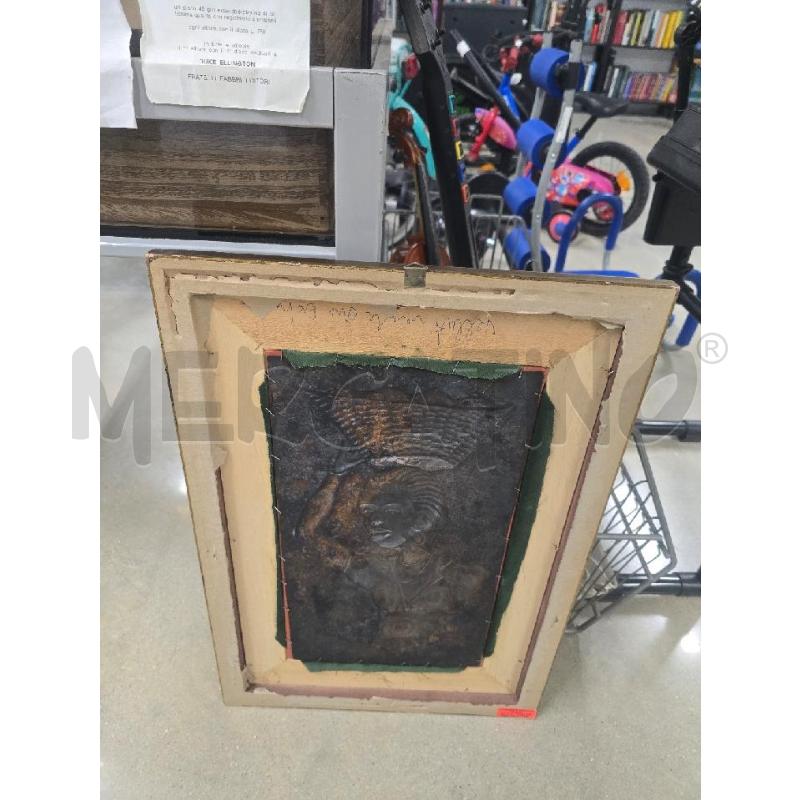 QUADRO DONNA CON CESTO FRUTTA RAMATO 40X60 | Mercatino dell'Usato Acerra 2
