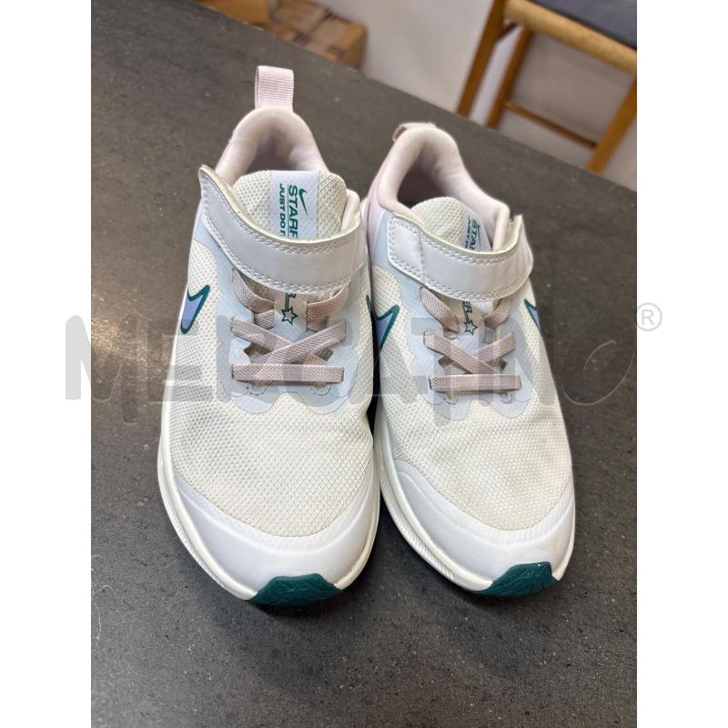 SCARPE BAMBINA NIKE BIANCO ROSA VIOLA | Mercatino dell'Usato Acerra 1