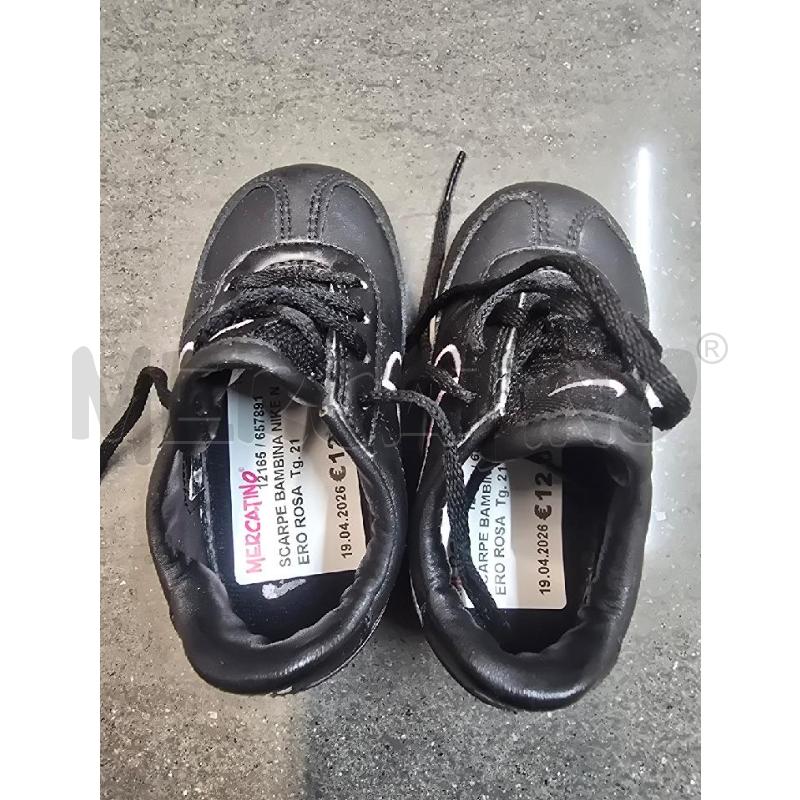 SCARPE BAMBINA NIKE NERO ROSA | Mercatino dell'Usato Acerra 2