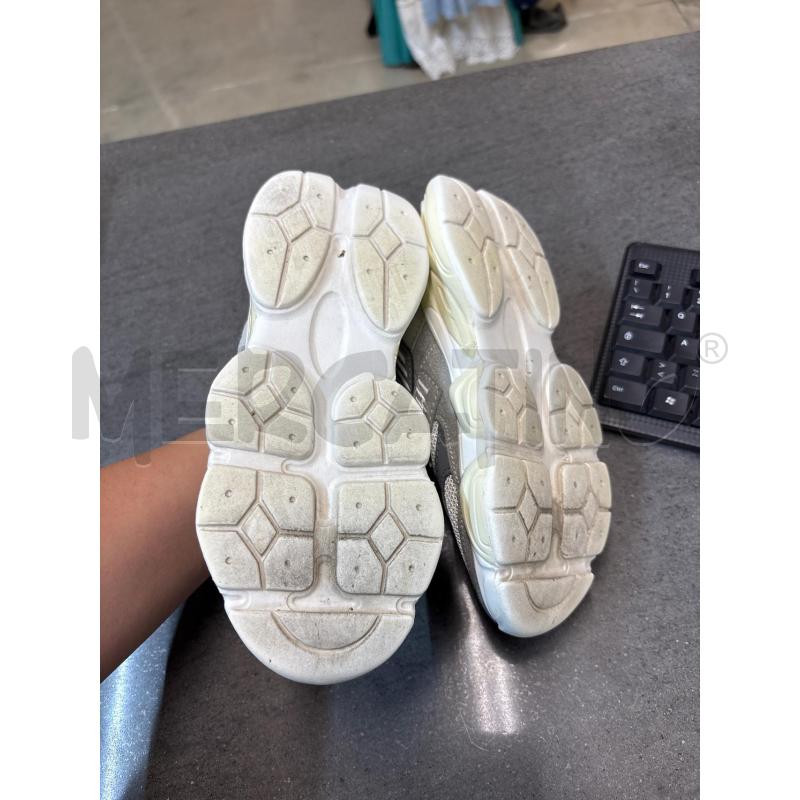 SCARPE BAMBINO NB GRIGIO BIANCO  | Mercatino dell'Usato Acerra 3