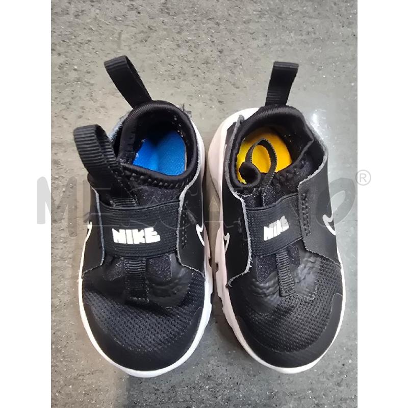 SCARPE BAMBINO NIKE NERO BIANCO IN MAGLIA | Mercatino dell'Usato Acerra 1