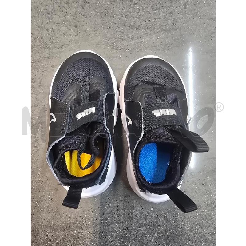 SCARPE BAMBINO NIKE NERO BIANCO IN MAGLIA | Mercatino dell'Usato Acerra 2