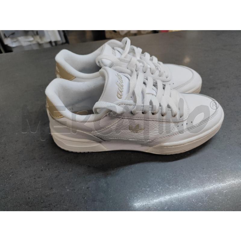 SCARPE DONNA ADIDAS BIANCO BEIGE | Mercatino dell'Usato Acerra 2