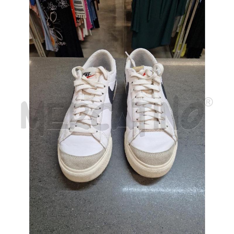 SCARPE DONNA BIANCO NERO NIKE | Mercatino dell'Usato Acerra 1