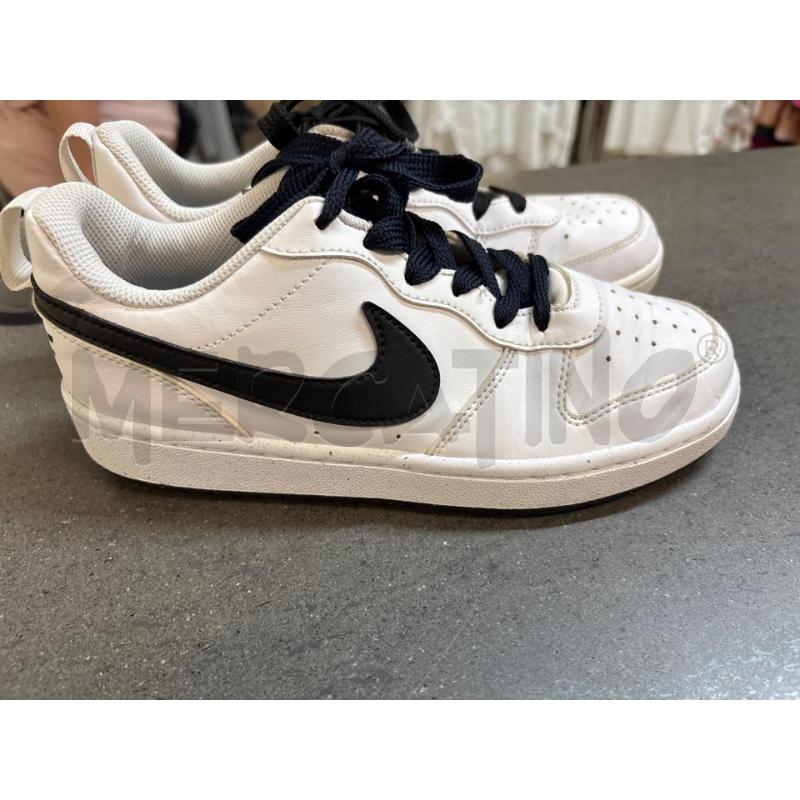 SCARPE DONNA NIKE BIANCO NERO | Mercatino dell'Usato Acerra 2