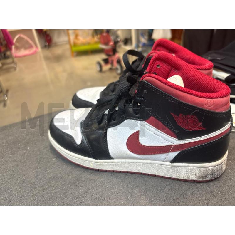 SCARPE DONNA NIKE BIANCO NERO ROSSO | Mercatino dell'Usato Acerra 3